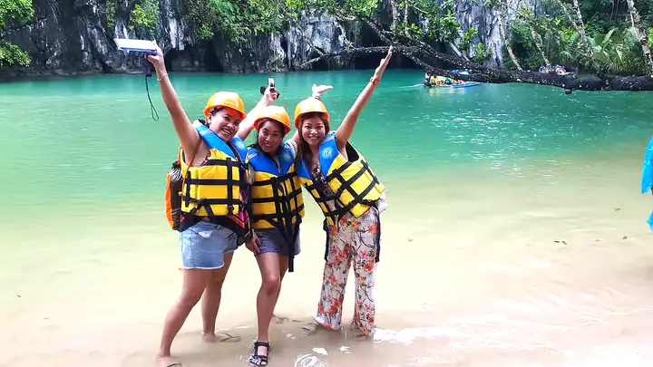 BIZ IT Travel guests in Palawan